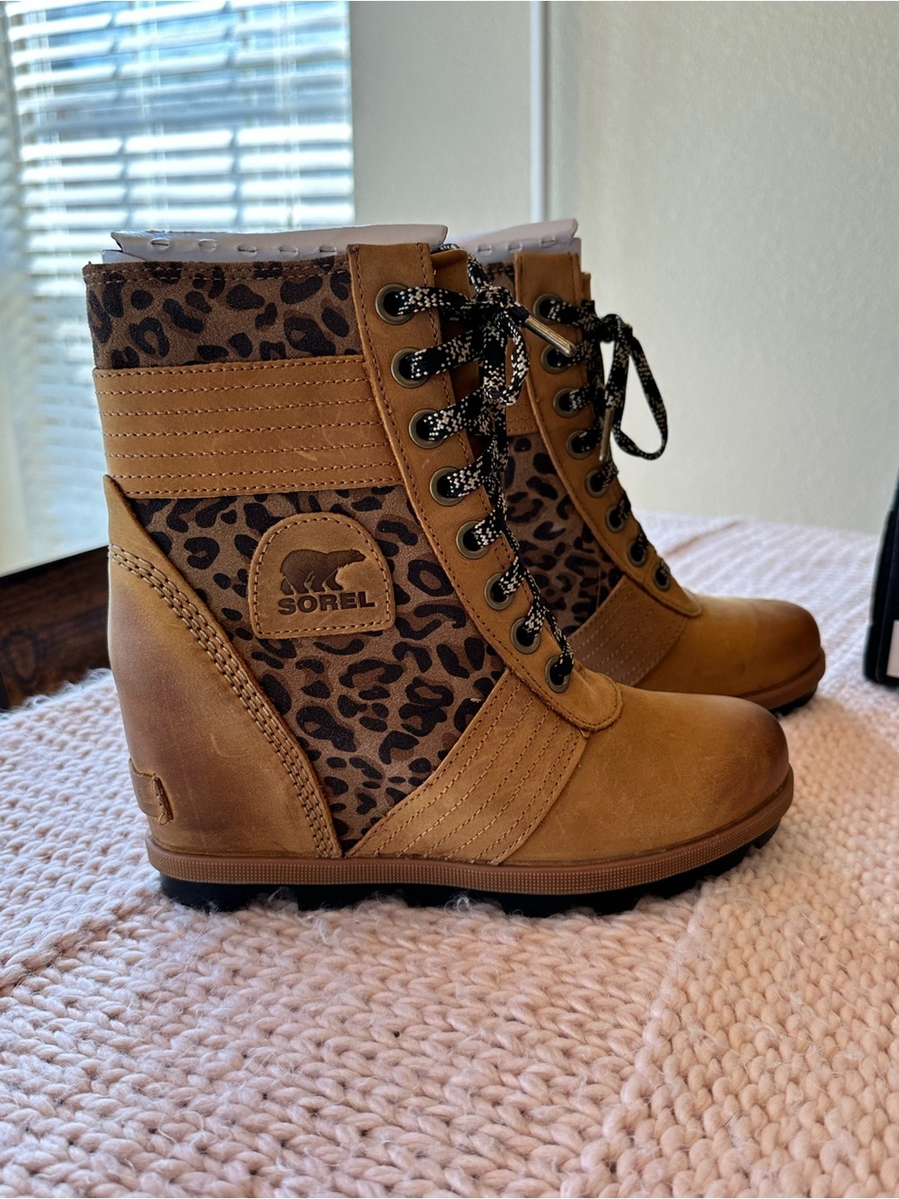 Sorel Lexie Wedge camel leopard boots size 7.5 new in box